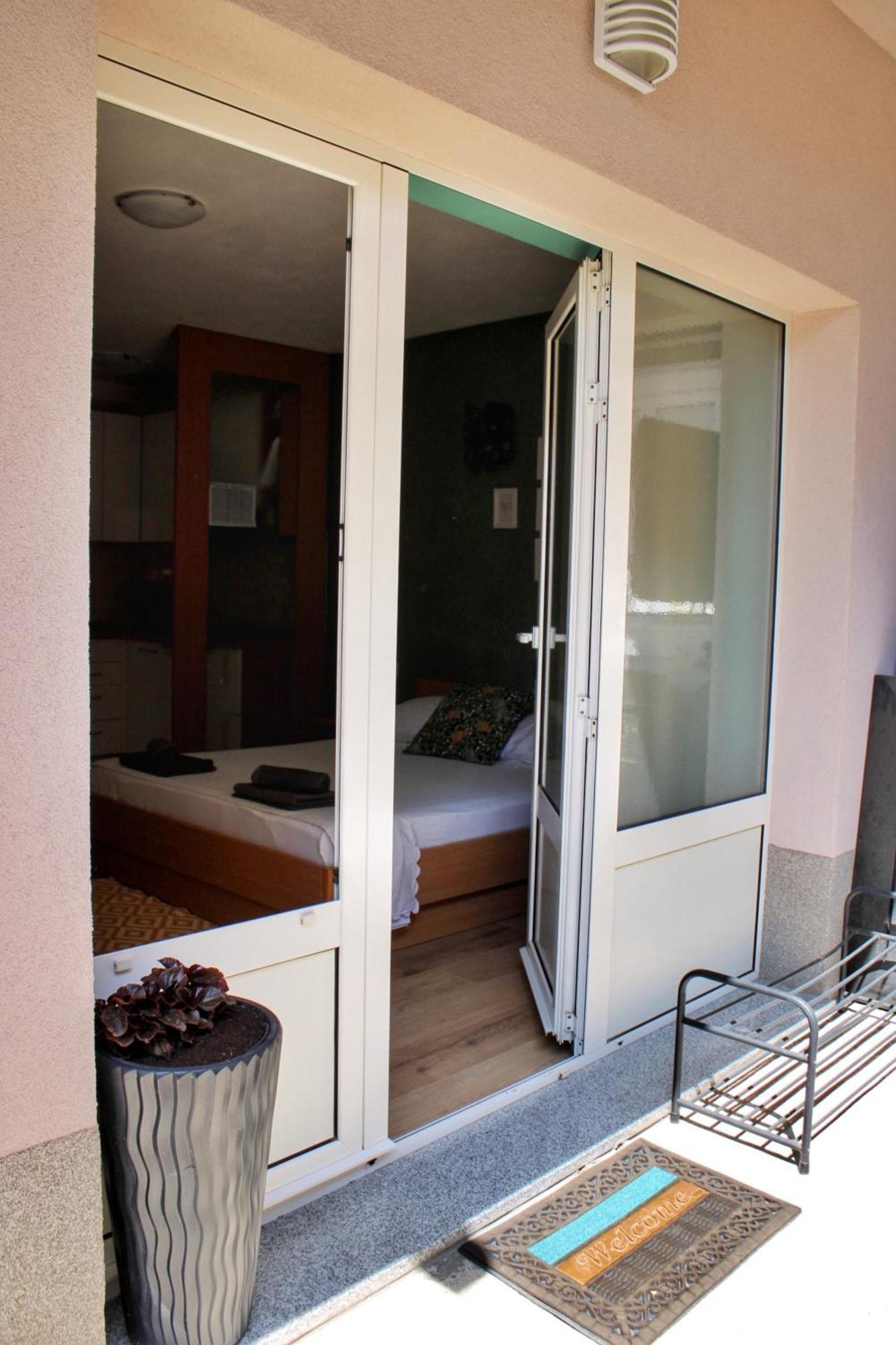 Studio Laura-Spacious Studio On The Main Beach Makarska Eksteriør billede